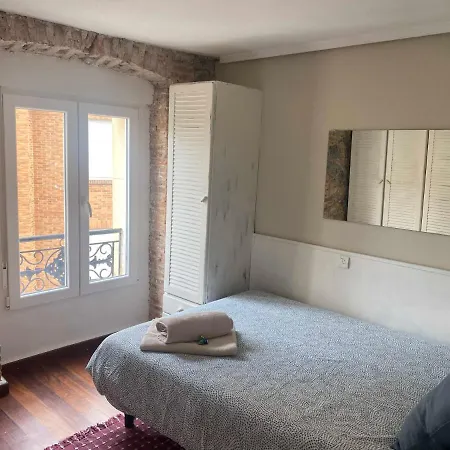 Apartamento En Eysines 34 2 Izq A 2 Km De La Playa De Salinas Apartment *