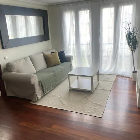 Apartamento En Eysines 34 2 Izq A 2 Km De La Playa De Salinas * Piedras Blancas