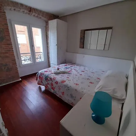 Apartamento En Eysines 34 2 Izq A 2 Km De La Playa De Salinas Piedras Blancas